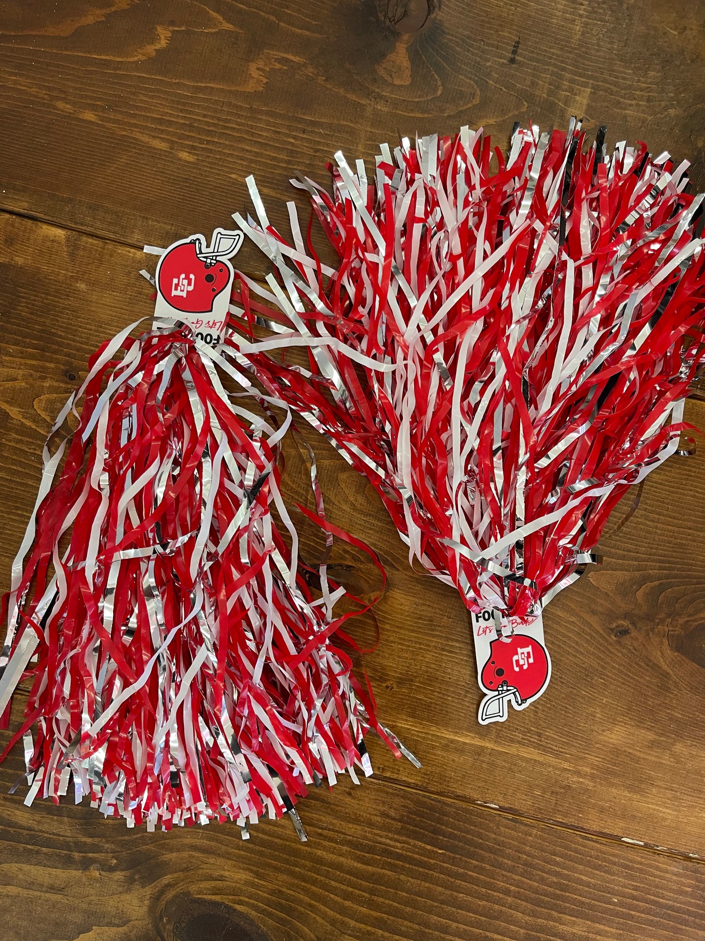 RED & WHITE POM POMS